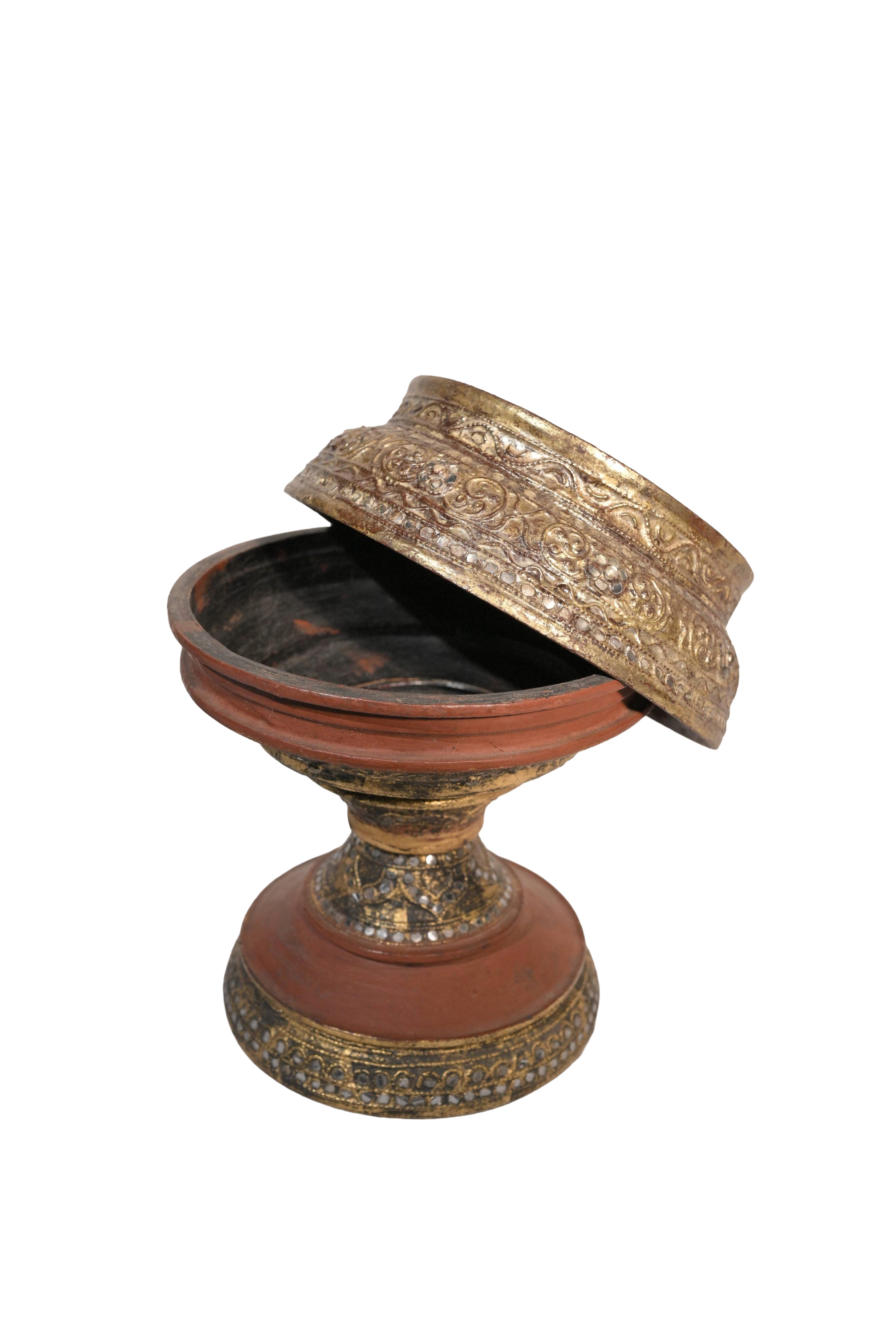 Ornate Gold Pedestal Bowl