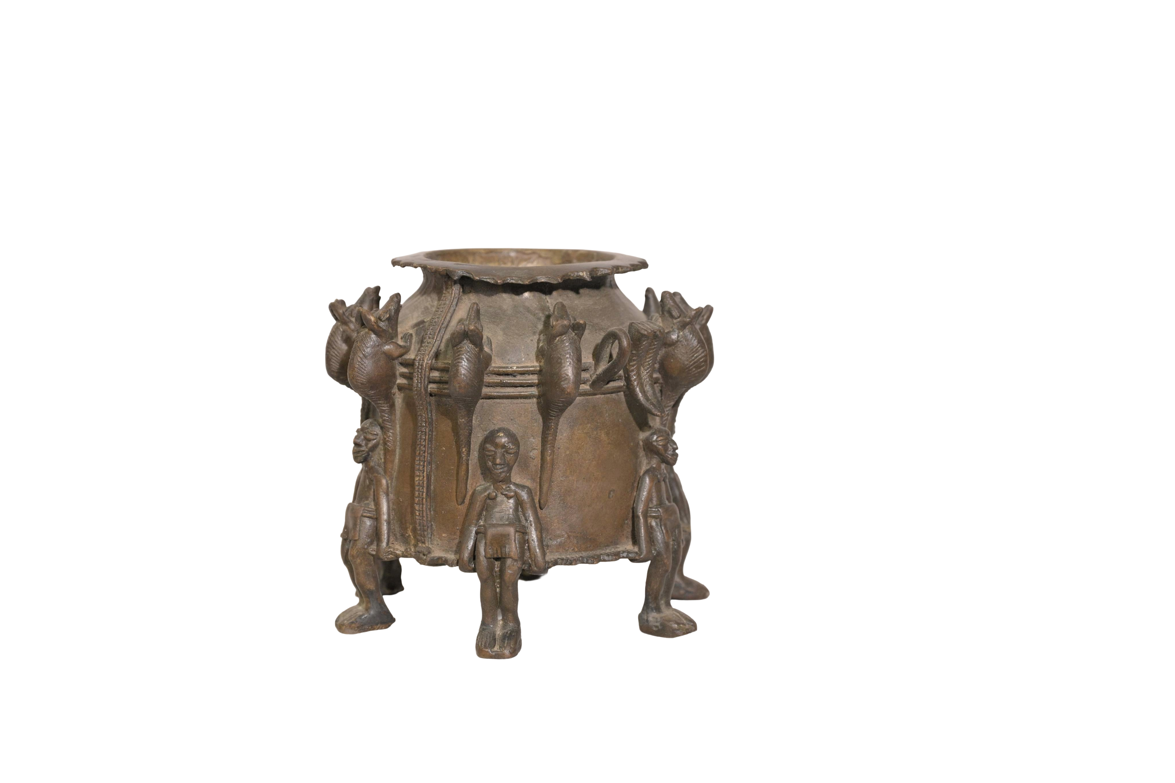 Ghanaian Kuduo Prestige Container